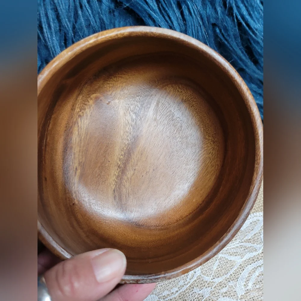 Lot of 4 vintage acacia wood 6 ×3 bowls - Picture 8 of 12